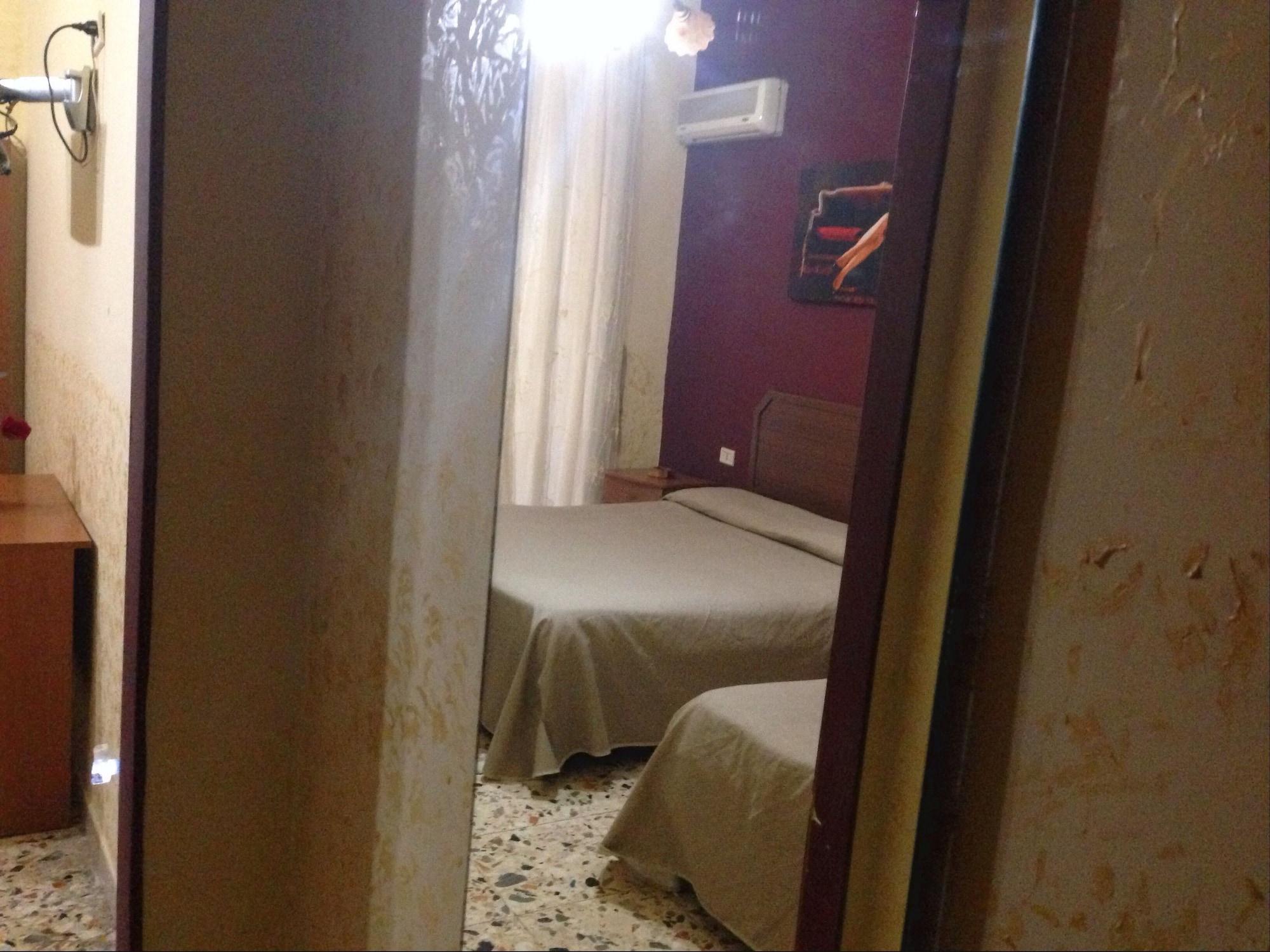 Hotel Poker Neapol Zewnętrze zdjęcie